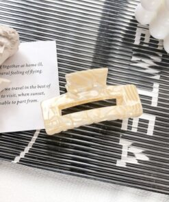 Phụ kiện kẹp tóc màu vàng sữa - 7.5cm